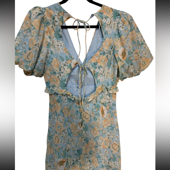 Esperanza Floral Back Cutout Midi Dress
ASTR the Label Size Medium - Picture 7 of 8